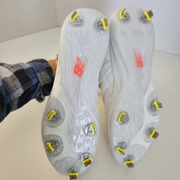 New Balance Men's FuelCell Lindor V2 Metal Baseball Shoe, white , 15 - Picture 8 of 10